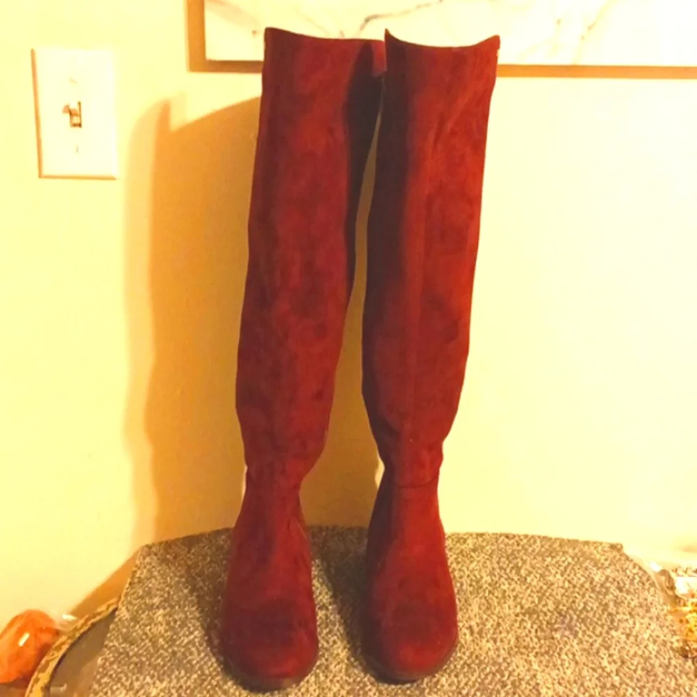 Michael Kors brownish burgundy faux suede stretch riding boots size 5.5